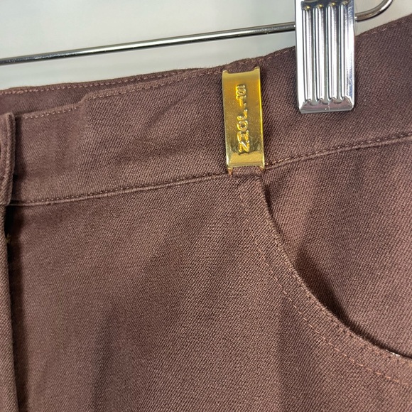 St John‎ sport woman’s brown straight leg pants size 4 gold logo on belt loop - Picture 2 of 5